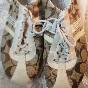 SALE...Coach Katelyn signature C tie up sneakers gold & cream sz 7W